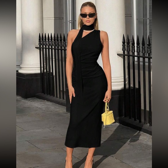 - Asymmetrical Ruched Top ❤️ - Picture 5 of 5